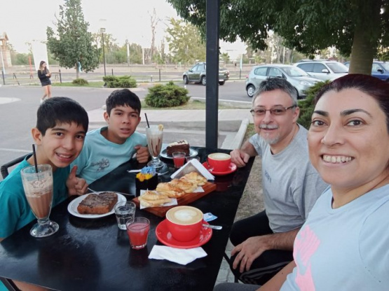 Adorable puente: la adopción como proyecto de familia contada en primera persona